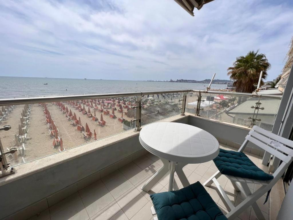 Sea View-Apartment On The Beach - Durrs2 Durrës Exteriér fotografie