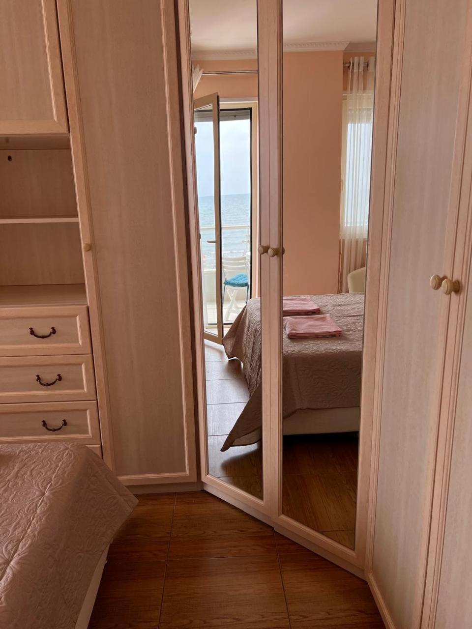 Sea View-Apartment On The Beach - Durrs2 Durrës Exteriér fotografie