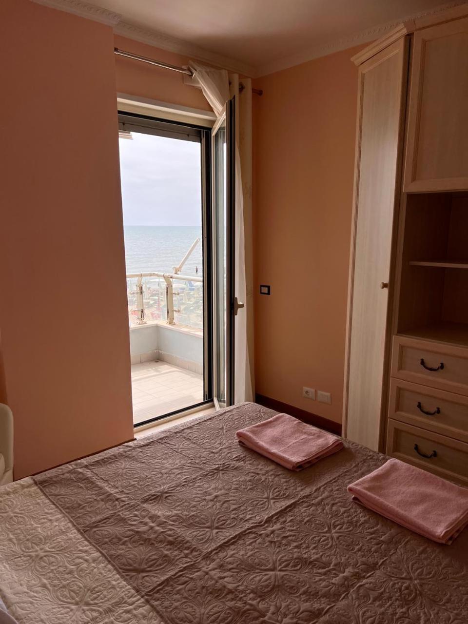 Sea View-Apartment On The Beach - Durrs2 Durrës Exteriér fotografie