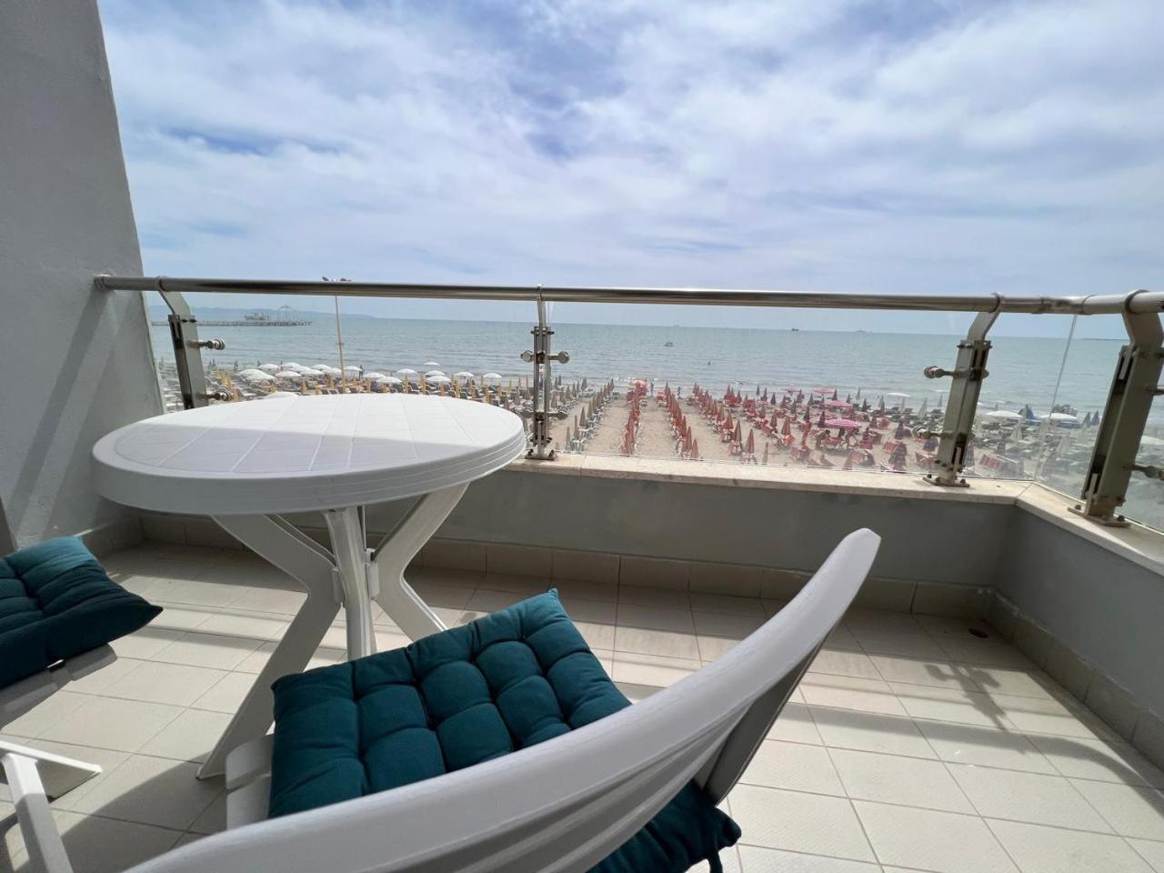 Sea View-Apartment On The Beach - Durrs2 Durrës Exteriér fotografie