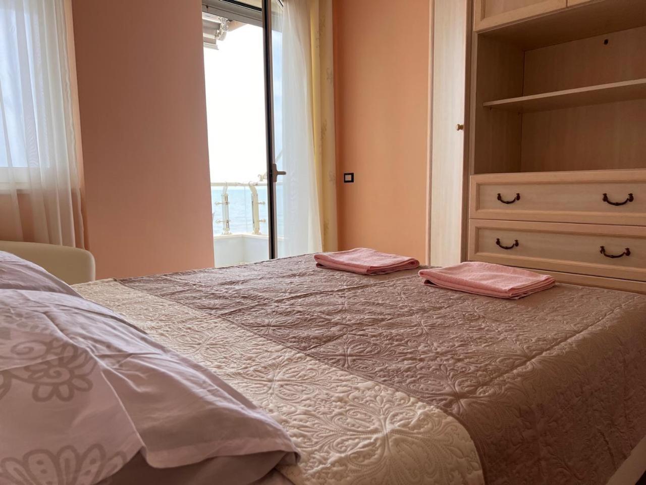 Sea View-Apartment On The Beach - Durrs2 Durrës Exteriér fotografie